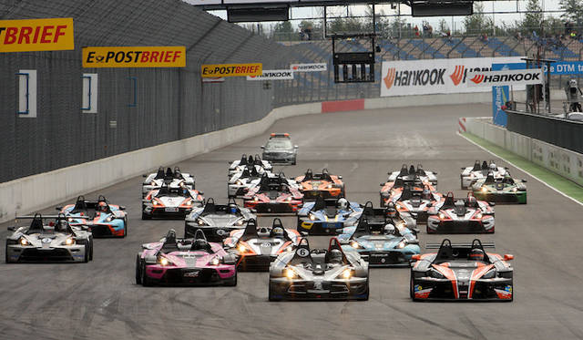 101_ktm_x_bow_gt X-BOWは、ワンメイクレースをはじめとするサーキットイベントも世界各地で開催されている