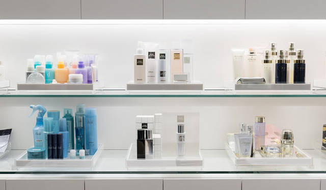 オリジナルのスキンケアシリーズ「ザ・ギンザ コスメティックス」をフルラインナップで揃える