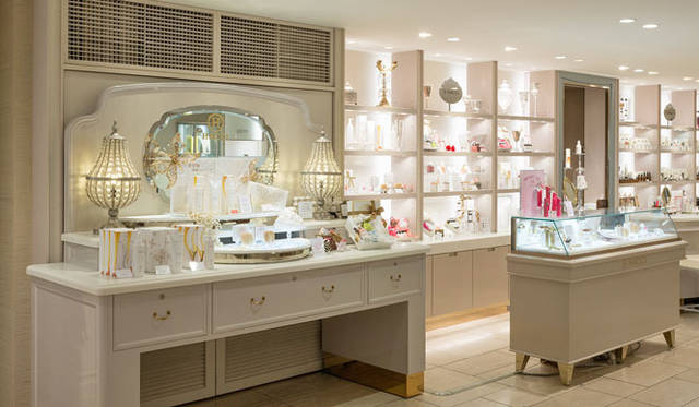 <strong>HACCI｜ハッチ</strong>　HACCI三越銀座店