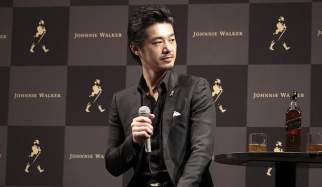 <br />バーテンダーの経験がある平山さんは「こんなムーディーで贅沢な空間でお酒が楽しめるなんて素敵です。ジョニーウォーカーはバランスのいいウイスキーなので、ストレートからカクテルまで幅広く合うのが魅力」と語った