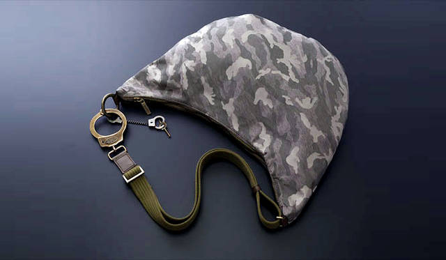 <strong> CUFFZ｜カフス</strong>　「Messenger（メッセンジャー）」（迷彩カーキ）3万6720円（税込）