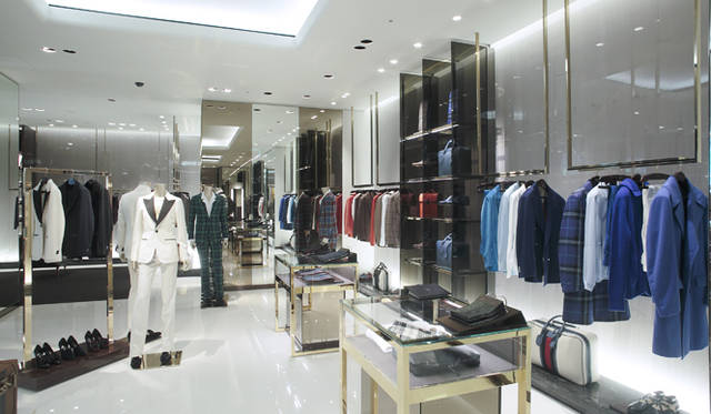 <br />日本初展開となるメイド・トゥ・メジャーのカプセルコレクション「Lapo’s Wardrobe」