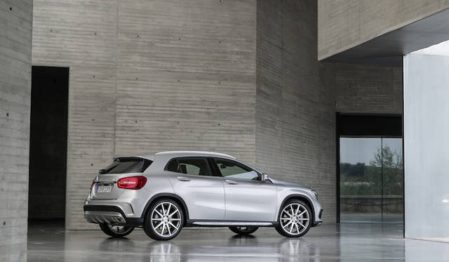 mercedes_benz_gla_45_amg_09