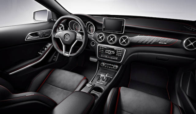 mercedes_benz_gla_45_amg_adition_10 写真は本国仕様(日本仕様は右ハンドルのみ)