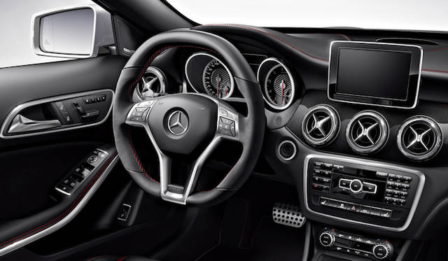 mercedes_benz_gla_45_amg_adition_11 写真は本国仕様(日本仕様は右ハンドルのみ)