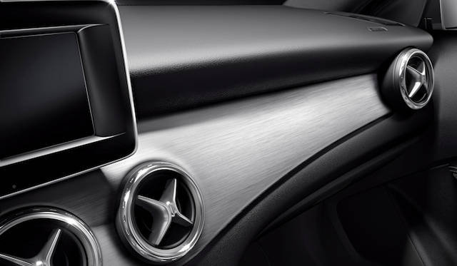 mercedes_benz_gla_class_04 写真は本国仕様(日本仕様は右ハンドルのみ)