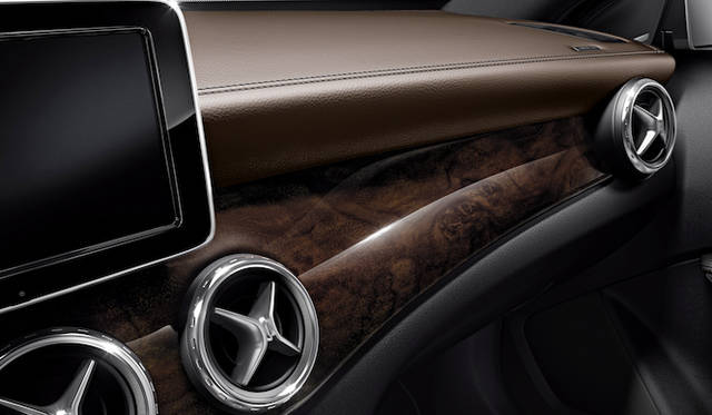 mercedes_benz_gla_class_05 写真は本国仕様(日本仕様は右ハンドルのみ)