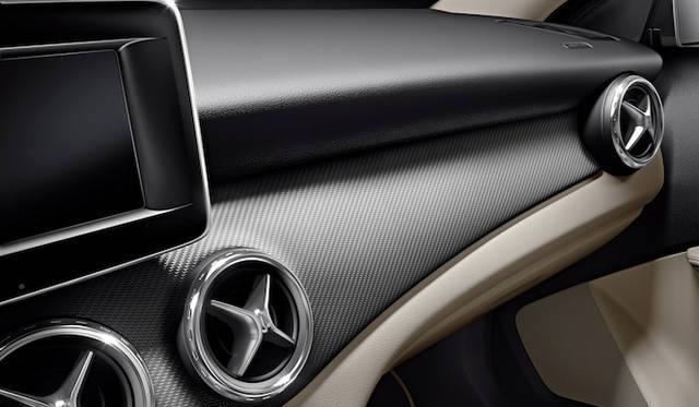 mercedes_benz_gla_class_06 写真は本国仕様(日本仕様は右ハンドルのみ)