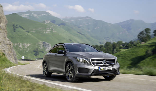 mercedes_benz_gla_250_4matic_01 写真は本国仕様