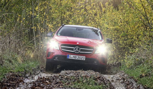 mercedes_benz_gla_250_4matic_03 写真は本国仕様