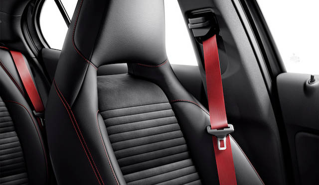 mercedes_benz_gla_class_12 写真は本国仕様