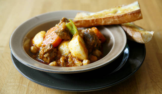 牛肉とごろごろ野菜の煮込み