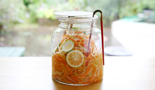 せん切り野菜の甘酢漬け