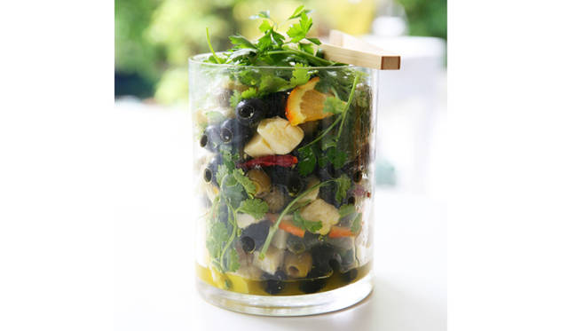 チーズとオリーブのマリネ