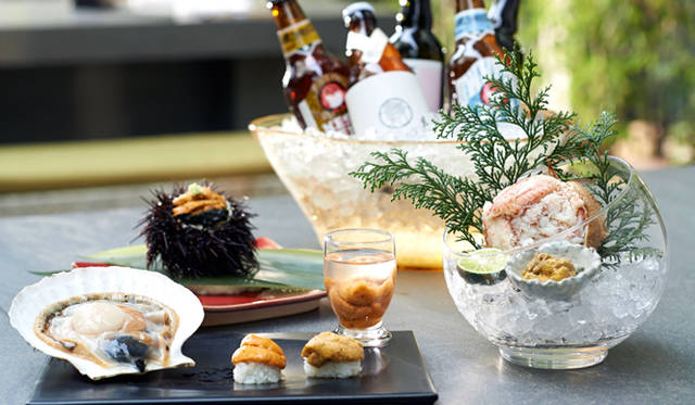 <br /><strong>「北海道づくしとクラフトビール」</strong><br />日程｜6月1日（日）～9月30日（火）<br />時間｜ランチ 11:30～14:30（土曜・日曜・祝日～15:00）、ディナー 18:00～21:30<br />※平日に限り17:00～19:00はハッピーアワー<br />会場｜江戸前寿司「六緑」<br />東京都港区六本木 東京都港区六本木 6-10 -3 グランド ハイアット 東京 6階<br />Tel. 03-4333-8788