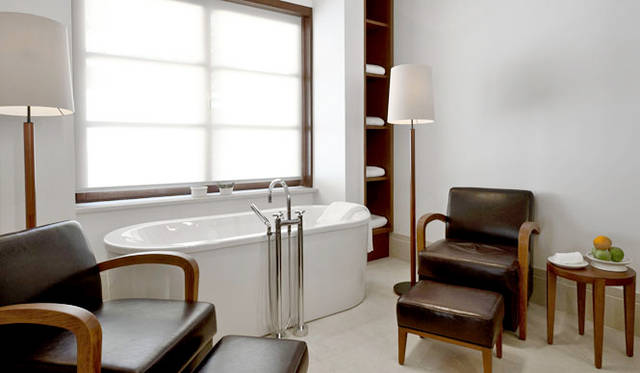 <strong>Amanresorts｜アマンリゾーツ</strong>　モンテネグロ「アマン・スベティステファン」アマンスパ　Soaking Tub