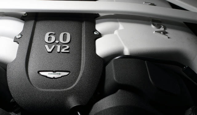 6リッターV12エンジンは最高出力410kW（558ps）/6,750rpm、最大トルク620Nm/5,500rpmを発揮