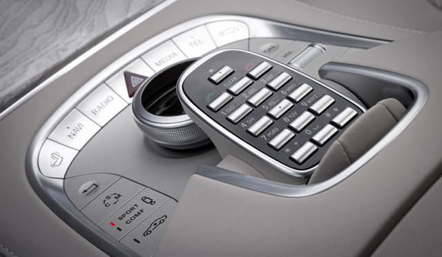 23_mercedes_benzs63_amg