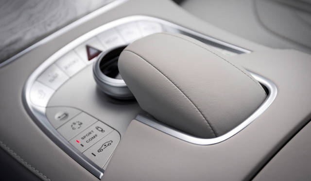 24_mercedes_benzs63_amg