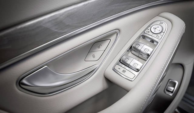 25_mercedes_benzs63_amg