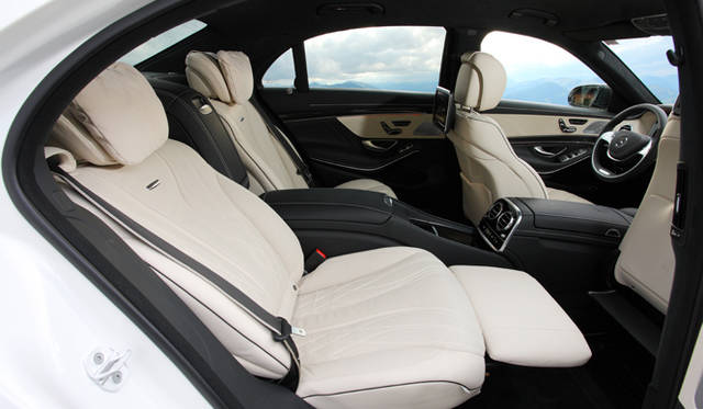 31_mercedes_benzs63_amg ショーファードリブンカーとして利用する場合、43.5度までリクライニング可能なエグゼクティブシートもオプションとして用意される