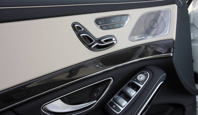 32_mercedes_benzs63_amg