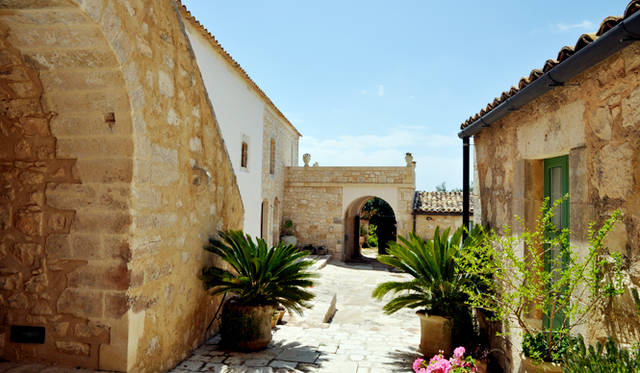 1. イタリア・シチリア島「Tenuta Cammarana」