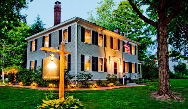 8. アメリカ・ケネバンクポート「Captain Fairfield Inn」