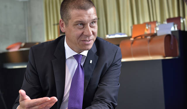 ビスポーク部門を統括するウルス・メーナー氏