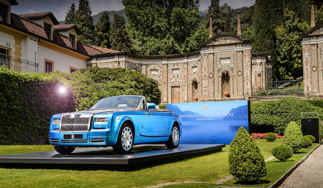 6月にイタリア・コモ湖畔で開催されたビラデステのコンコース・デレガンスで発表された「ファントム ドロップヘッドクーペ ウォータースピード コレクション」