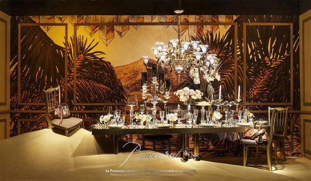 <strong>Baccarat｜バカラ</strong>　パリ・プランタンでのバカラ ウィンドウディスプレイ　「Orient」