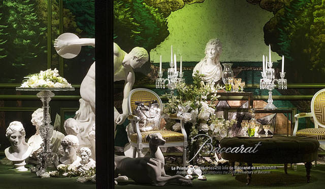<strong>Baccarat｜バカラ</strong>　パリ・プランタンでのバカラ ウィンドウディスプレイ　「Europe」
