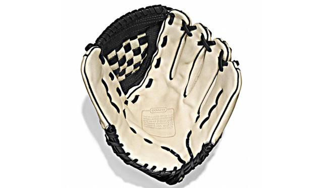 「Bleecker Baseball Glove」ブラック×ホワイト 4万3200円