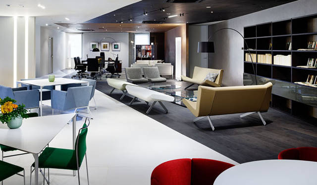 <strong>Cassina ixc.｜カッシーナ・イクスシー</strong>　カッシーナ・イクスシー青山本店3階 リニューアルオープン Photo by Nacása&Partners