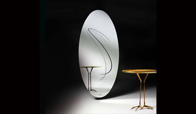 <strong>Cassina ixc.｜カッシーナ・イクスシー</strong>　simon（シモン）コレクション　「Le Miroir “S”（ル ミロワー S ミラー／デザイン：Man Ray）」24万2000円（税抜）