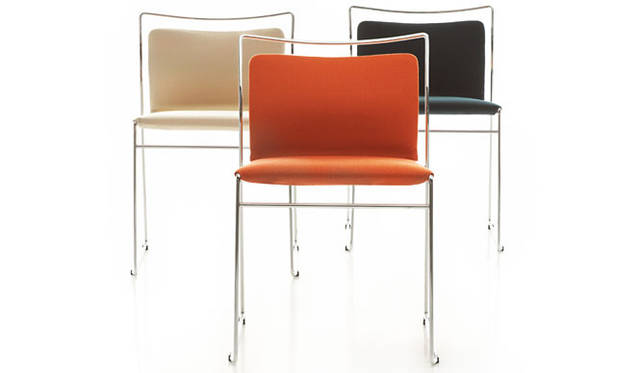 <strong>Cassina ixc.｜カッシーナ・イクスシー</strong>　simon（シモン）コレクション　「TULU LG（ツル エルジー スタッキングチェア／デザイン：Kazuhide Takahama）」8万6000円～11万円（税抜）