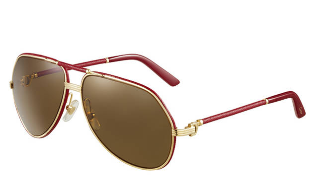 「2013 リミテッド エディション　ドゥ　カルティエ」レッドレザー×イエロー ゴールド×ブラウン ポラライズドレンズ 259万8000円<br />©Cartier