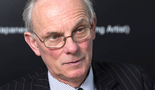 「シーバスリーガルも属するブレンデッドウイスキーの一番の特徴は、その豊かな風味。口にした瞬間、複雑なアロマが口のなかいっぱいに広がります」