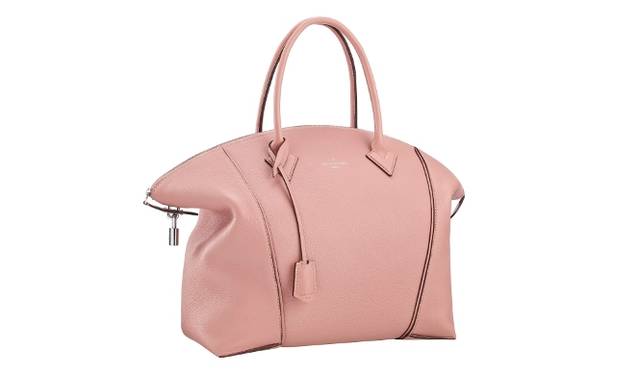 <br />バッグ「ロックイットMM」“マグノリア”[W49×H29×D18.5 cm] 47万7360円　© Louis Vuitton