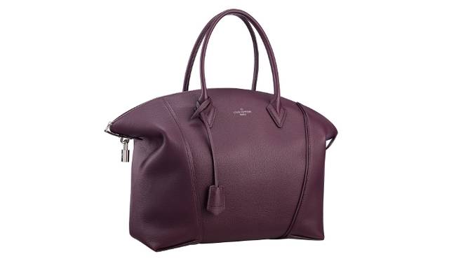 <br />バッグ「ロックイットMM」“ケッチュ”[W49×H29×D18.5 cm] 47万7360円　© Louis Vuitton