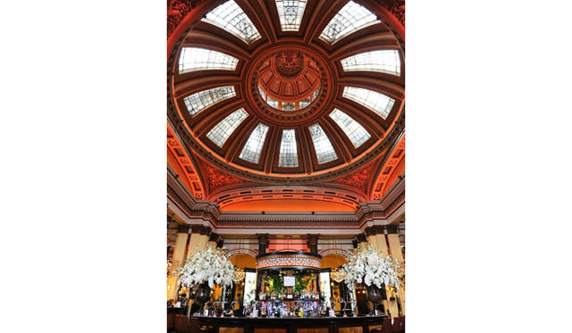 「この『ドーム』も、まさにその流れを汲むバーなんですが、建物は非常にクラシック。そのミックス感がいいんですよね」