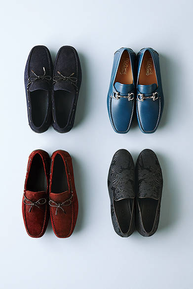 <strong>「SLIP-ON」</strong>　左上から時計回りに、<strong>ERMENEGILDO ZEGNA（エルメネジルド ゼニア）</strong>　シューズ6万6960円※予定価格（エルメネジルド ゼニア／阪急メンズ東京3階）、<strong>SALVATORE FERRAGAMO（サルヴァトーレ フェラガモ）</strong>　シューズ7万9920円（サルヴァトーレ フェラガモ／阪急メンズ大阪3階）、<strong>JIMMY CHOO（ジミー チュウ）</strong>　シューズ10万2600円（ジミー チュウ／阪急メンズ東京2階）、<strong>ERMENEGILDO ZEGNA（エルメネジルド ゼニア）</strong>　シューズ6万6960円※予定価格（エルメネジルド ゼニア／阪急メンズ東京3階）