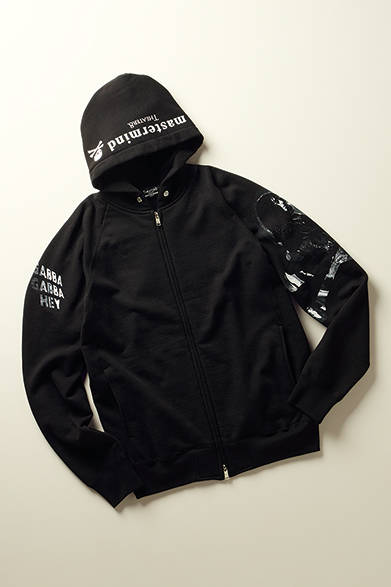 <strong>MASTERMIND JAPAN（マスターマインド・ジャパン）</strong>　ジップアップパーカ5万1840円［阪急メンズ東京限定］（マスターマインド・ジャパン／阪急メンズ東京4階 ガラージュ D.エディット）※7月5日（土）発売予定