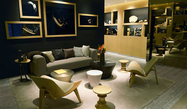 ゆっくりと時計について語れる「ラウンジ」