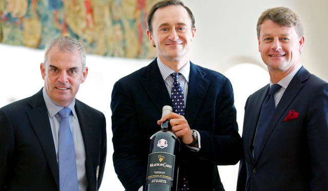 6月17日におこなわれたお披露目会には、バロン・フィリップ・ド・ロスチャイルド社の最高経営責任者ユーグ・ルシャノワーン氏（左から2番目）、女優の江角マキコ氏（右から2番目）が登壇。会場を華やかに彩った