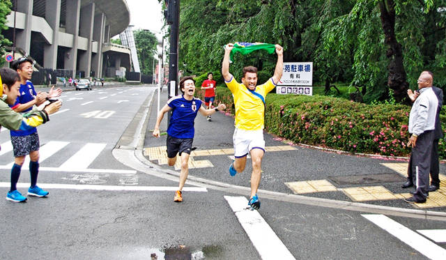 最後に盛り返したのはアディダス ジャパン。ゴール直前まで激しく競り合ったものの、あと一歩のところで力及ばず。ブラジルが1位の座を仕留めた