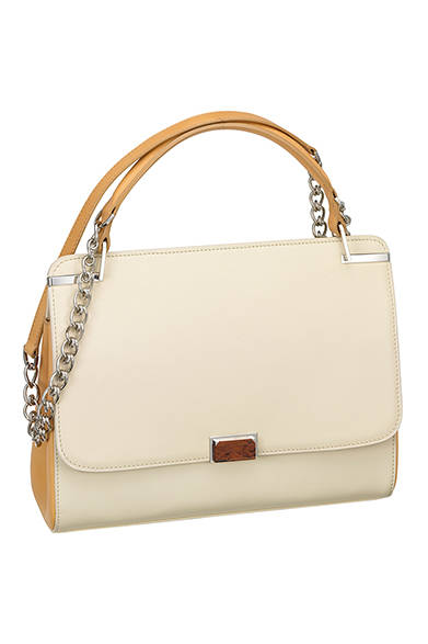 <strong>Cartier｜ふたつの新作バッグコレクション誕生</strong>　ジャンヌ トゥーサン チェーンバッグ クリーム＆ヘーゼルナッツ　55万9440円　© Cartier