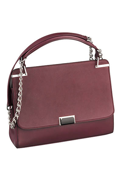 <strong>Cartier｜ふたつの新作バッグコレクション誕生</strong>　ジャンヌ トゥーサン チェーンバッグ　ボルドー　43万920円（税込）　© Cartier