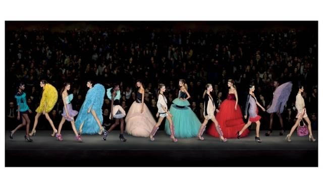 <strong>ART｜東京国立近代美術館で『現代美術のハードコアはじつは世界の宝である展』</strong>　アンドレアス・グルスキー《V&R》2011年　ヤゲオ財団蔵　© Andreas Gursky/Courtesy Spruth Magers Berlin London/JASPAR, Tokyo, 2014 E0987