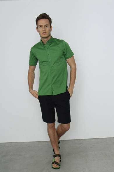 「SMOOTH SWISS COTTON S/S SHIRTS」1万9440円、「WRINKLES SHORTS」2万5380円